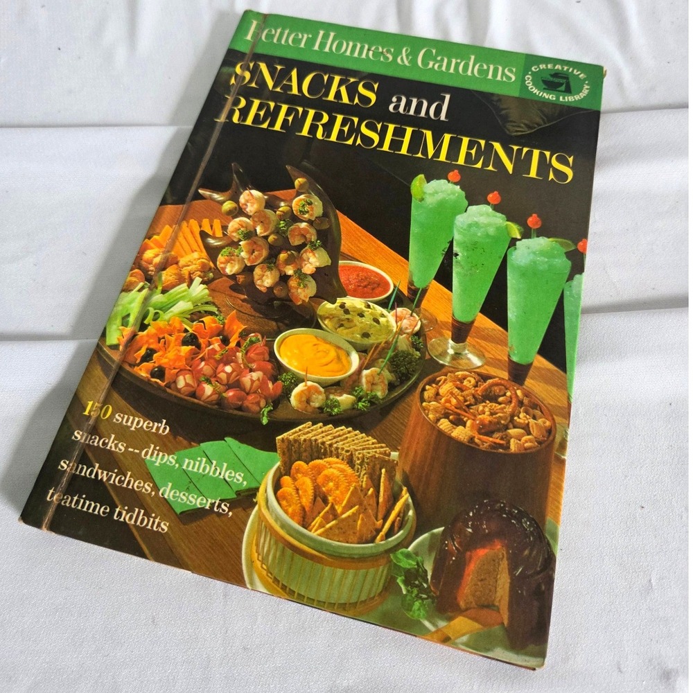 Vintage 1963 Better Homes & Gardens Snacks and Refreshments Cookbook Retro